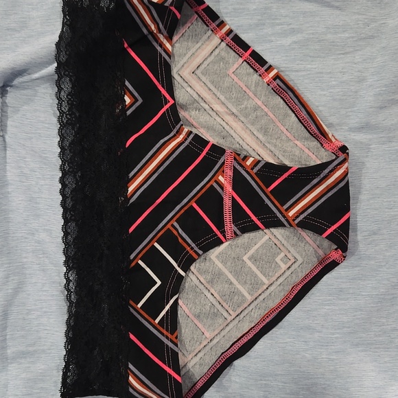 Lot of Victoria's Secret Panties - The Cotton Lace Pack - Picture 12 of 16